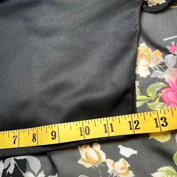 Lust N Must Flowy Top OS - Picture 8 of 10